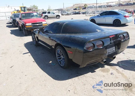 1999 Chevrolet Corvette z USA, uszkodzony, nr VIN 1G1YY22G1X5114239
